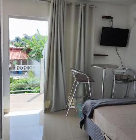 Apartment with Pool View 