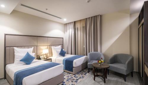 Deluxe Room (2 Adults + 1 Child)