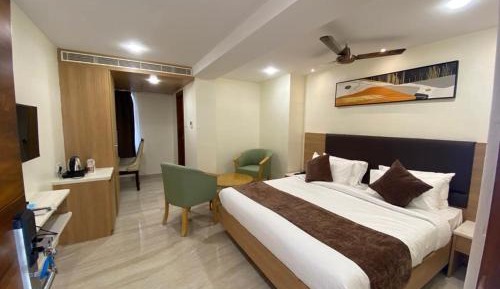 Deluxe King Room