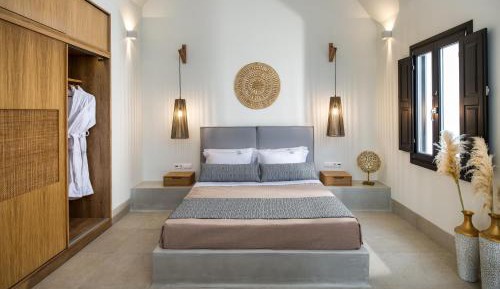 Honeymoon Suite with outdoor jacuzzi