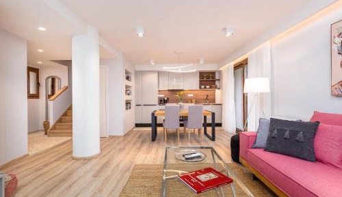 Deluxe Apartment