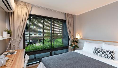 Standard Queen Room