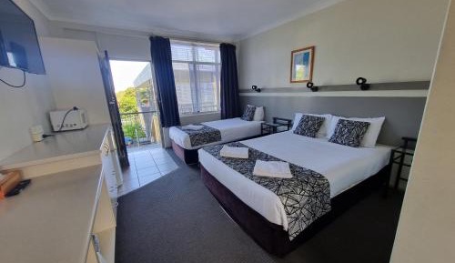 Standard Twin Room (Located upstairs)