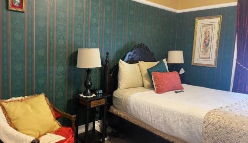 Queen Room