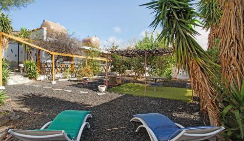 Villa with Garden View