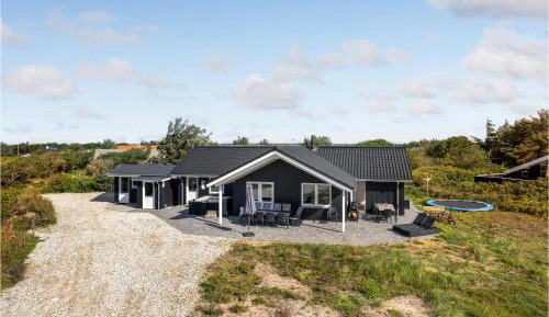 Four-Bedroom Holiday Home