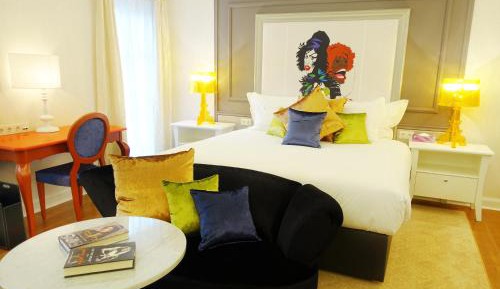 Aria Signature - Large Luxury King Room 