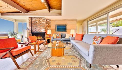 Four-Bedroom Holiday Home