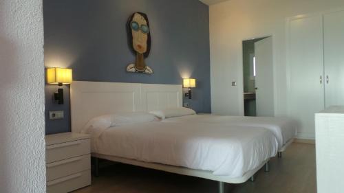 Standard Twin Room with Sea View