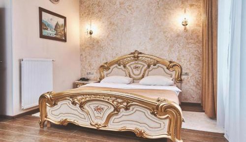 King Suite with Spa Bath