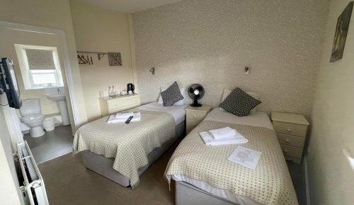 Twin Room with Shower