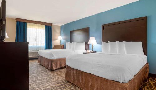 Queen Room with Two Queen Beds - Non Smoking