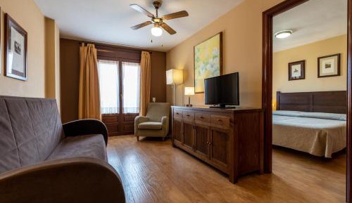 One-Bedroom Apartment (2 Adults + 2 Children)