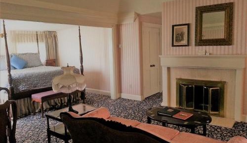 Suite with Garden View