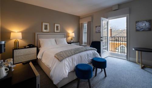 Queen Room with Balcony