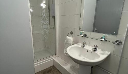 Triple Room with Shower
