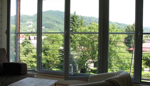 Apartment with Mountain View