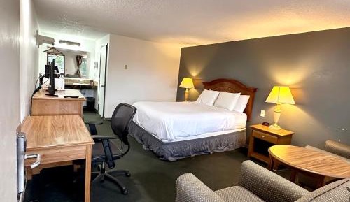 Standard Queen Room