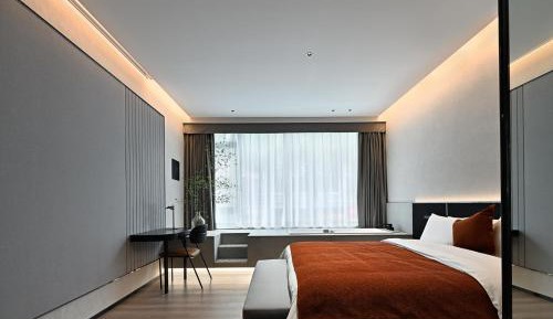 Deluxe Double Room with Bath
