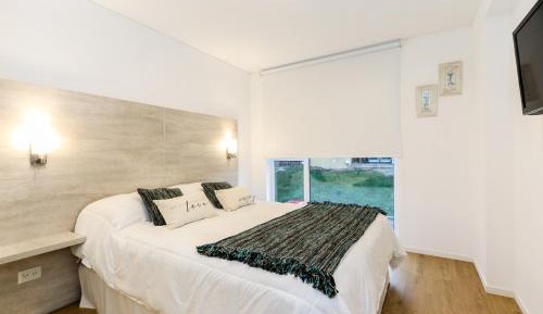 Apartment with Mountain View