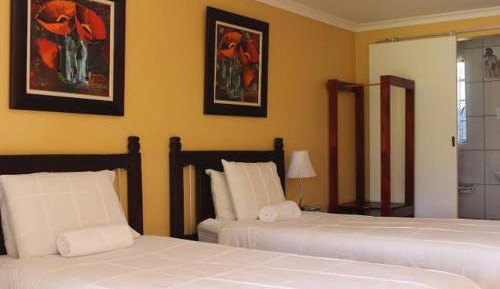 Twin Room with Private Bathroom