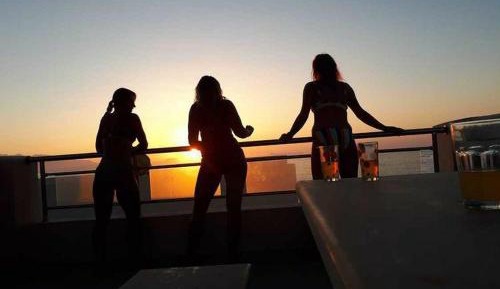 Three-Bedroom Apartment with private roof terrace (4-7 Adults)