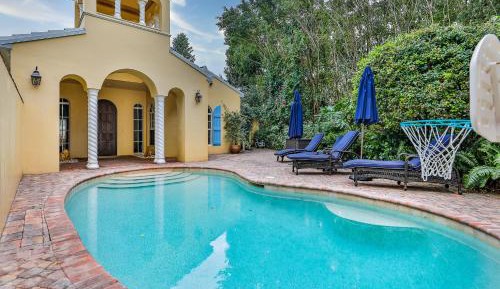 Four-Bedroom Holiday Home