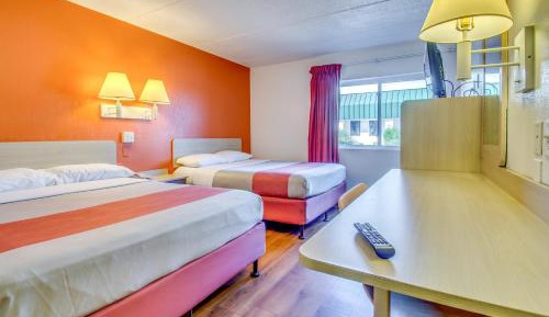 Queen Room with Two Queen Beds - Non-Smoking