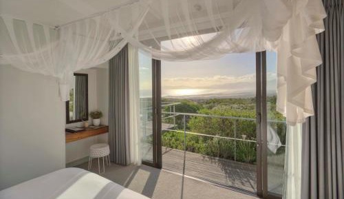 One Bedroom Luxury Suite (3 Adults) - Forest Lodge