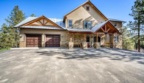 Six Bedroom Holiday Home