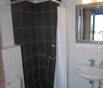 Studio (2 Adults)