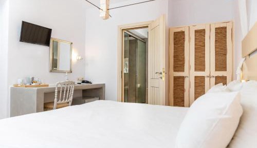 Honeymoon Suite