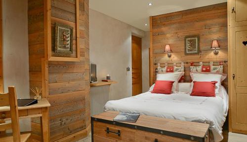 Superior Double Room with Mountain View