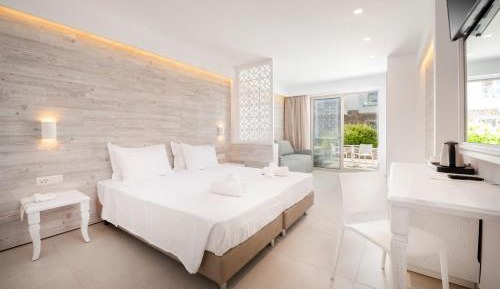 Deluxe Veranda with Garden View