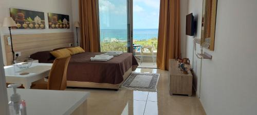 Studio with Sea View