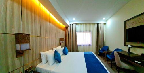 Double or Twin Room with View