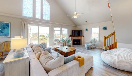 Five Bedroom Holiday Home