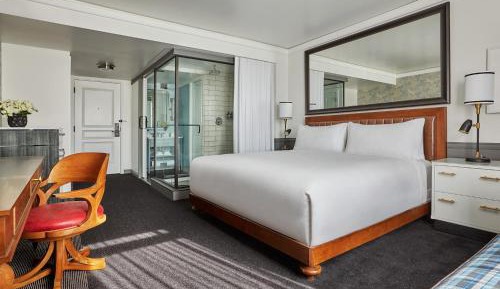 Deluxe Skyline Two Bedroom King Suite