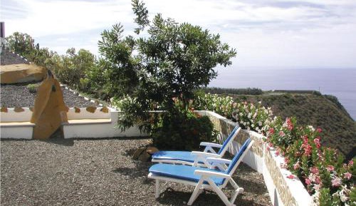 One-Bedroom Holiday Home