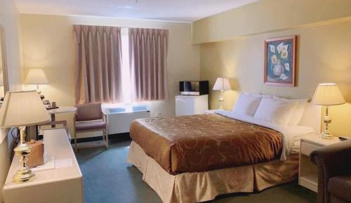 Standard Queen Room