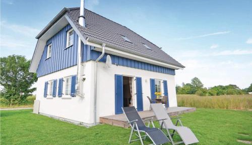 Three-Bedroom Holiday Home 