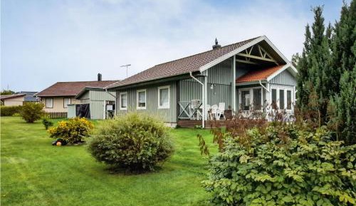 Three-Bedroom Holiday Home 