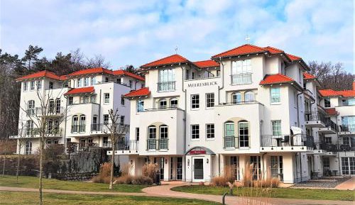 One-Bedroom Apartment with Terrace