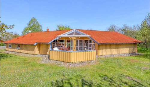 Five-Bedroom Holiday Home
