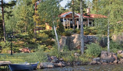 Three-Bedroom Holiday Home 