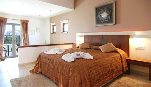 Executive Suite with Mountain View