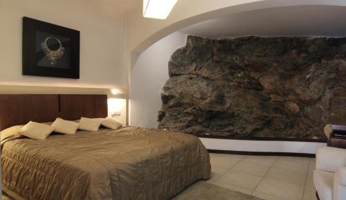 Deluxe Master Suite with Mountain View