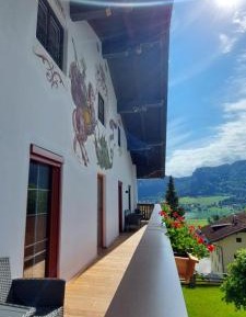 Apartment with Mountain View