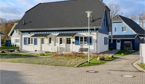 Three-Bedroom Holiday Home 