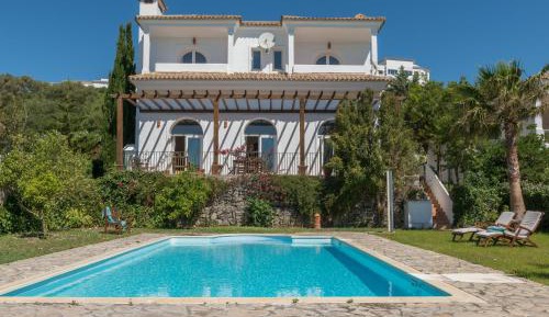 Three-Bedroom Superior Apartment